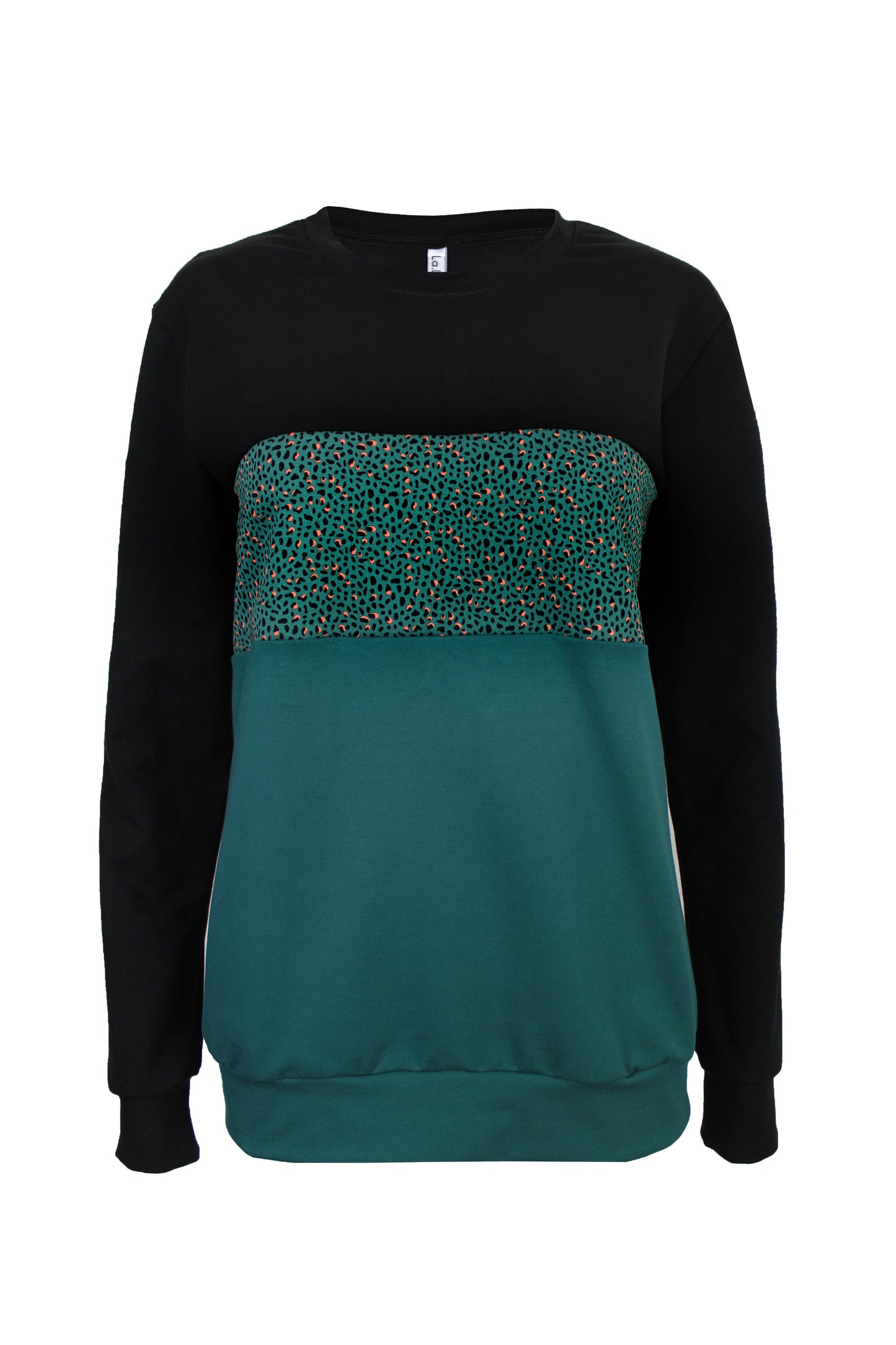 Pullover schwarz/dunkelgrün aus Baumwolle von LA.LUKA Berlin, in der Vorderansicht.