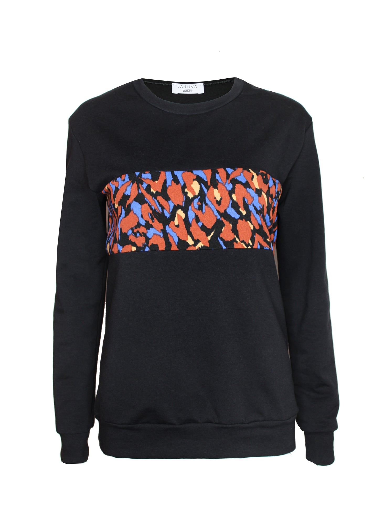 Pullover aus Baumwolle mit Rundhalsausschnitt in schwarz mit Brauntönen von LA.LUKA Berlin.