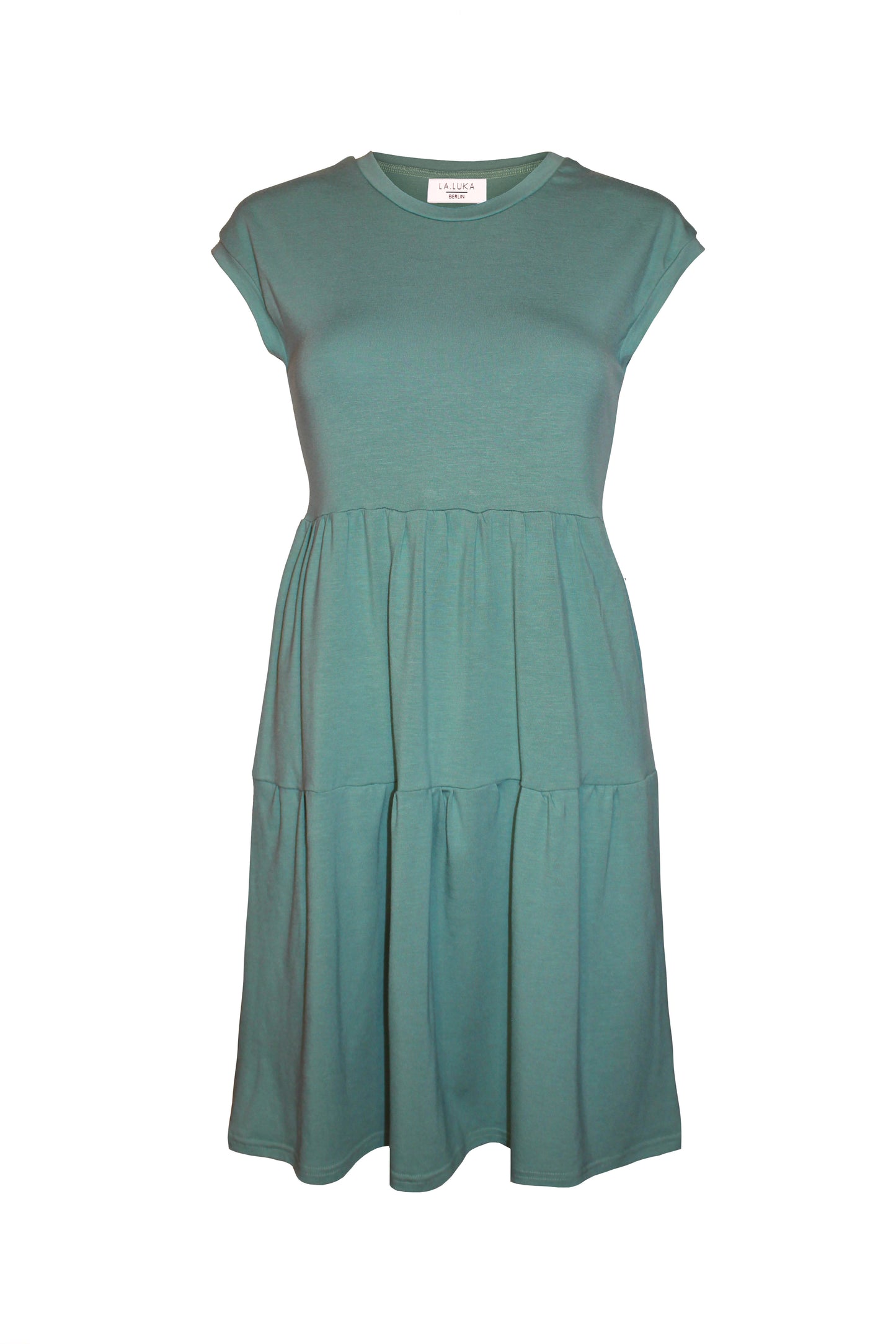 Sommerkleid in mintgrün aus Bambusjersey mit Rundhalsausschnitt und Stufen von LA.LUKA Berlin.