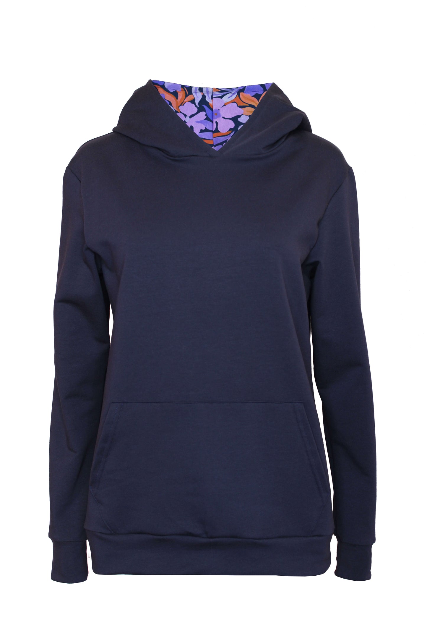 Dunkelblauer Hoodie mit lila geblümten Kapuze von LA.LUKA Berlin.