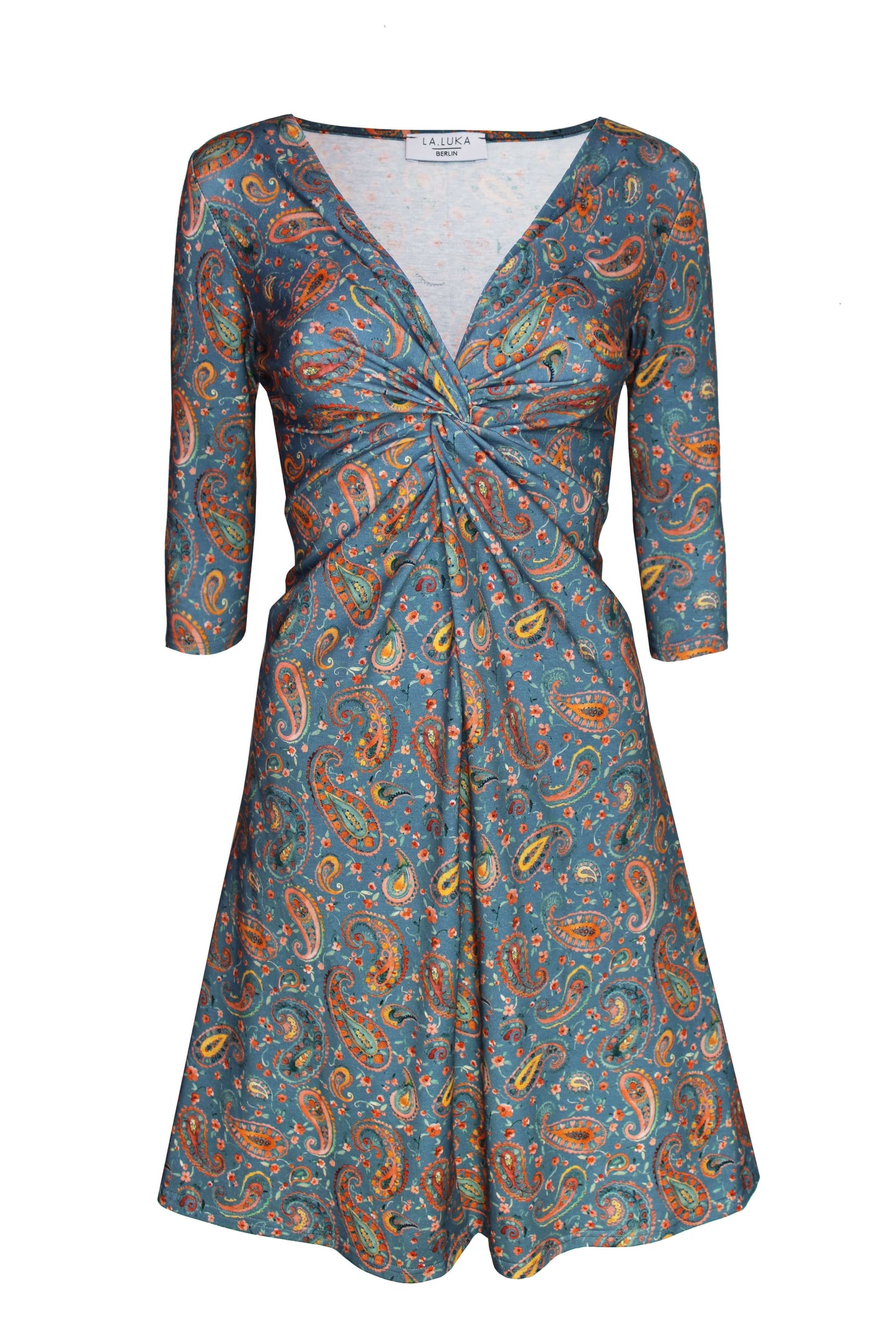 Ausgestelltes, knielanges Knotenkleid in jeansblau mit Paisleymuster aus Baumwolle von LA.LUKA Berlin.