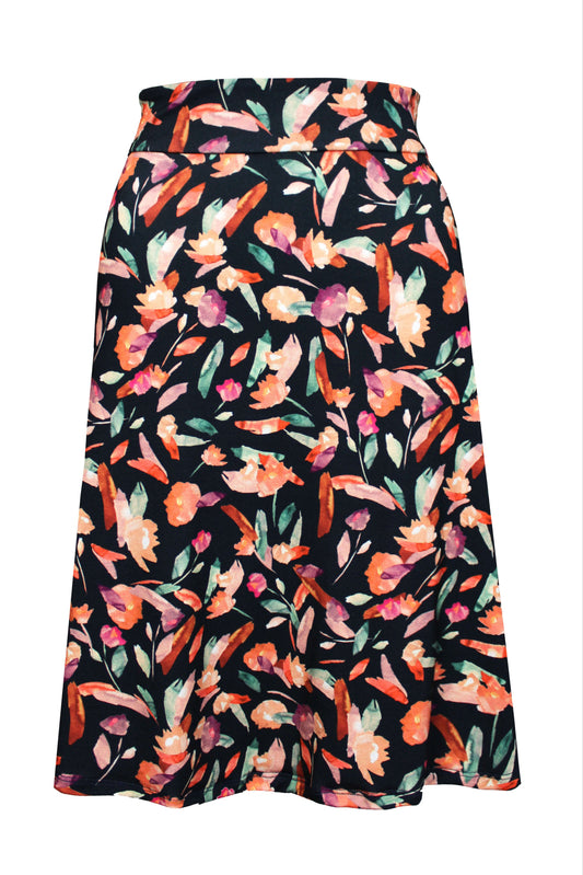 Knielanger Sommerrock in dunkelblau mit Blumenprint aus Jersey von LA.LUKA Berlin.
